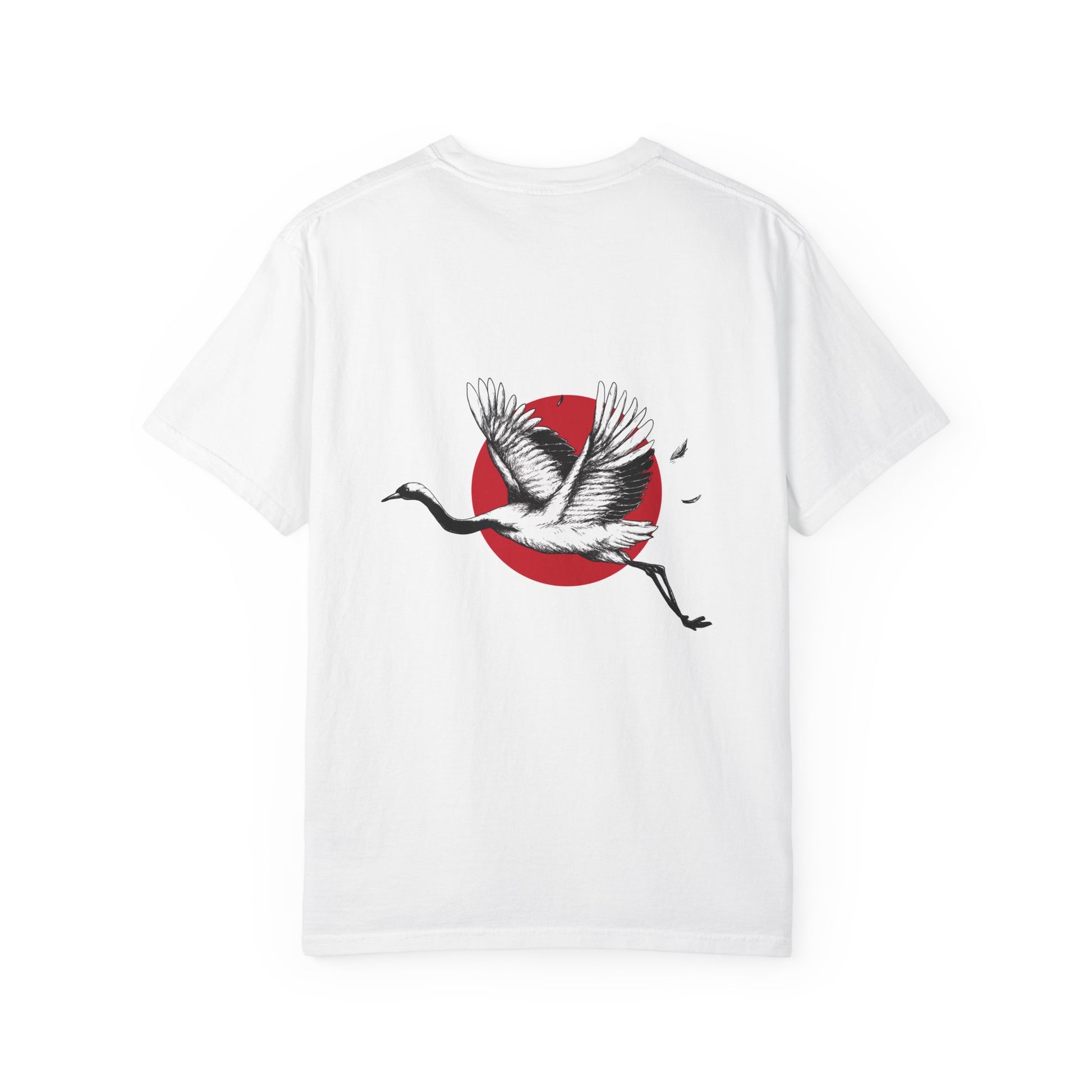 Garment-Dyed T-Shirt with Elegant Crane Print: Perfect for Casual Outings