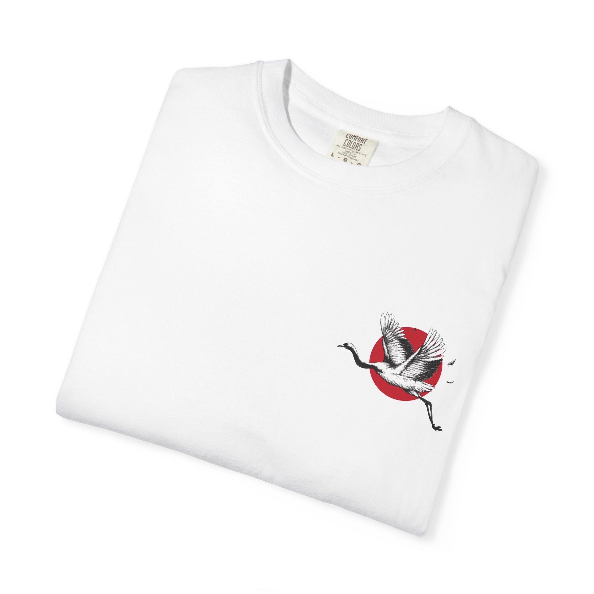 Garment-Dyed T-Shirt with Elegant Crane Print: Perfect for Casual Outings