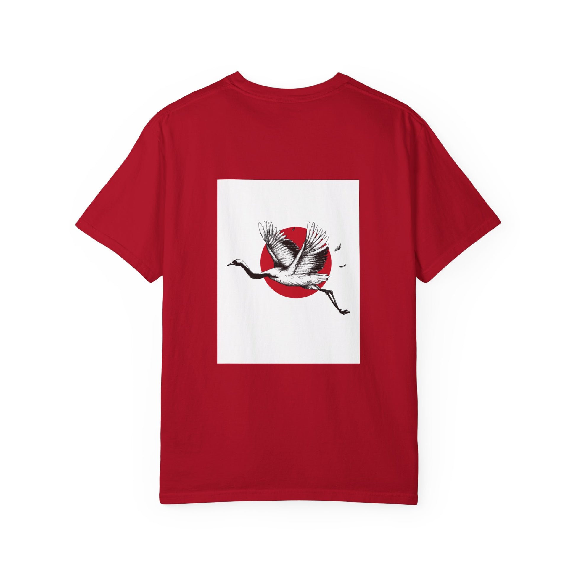 Garment-Dyed T-Shirt with Elegant Crane Print: Perfect for Casual Outings