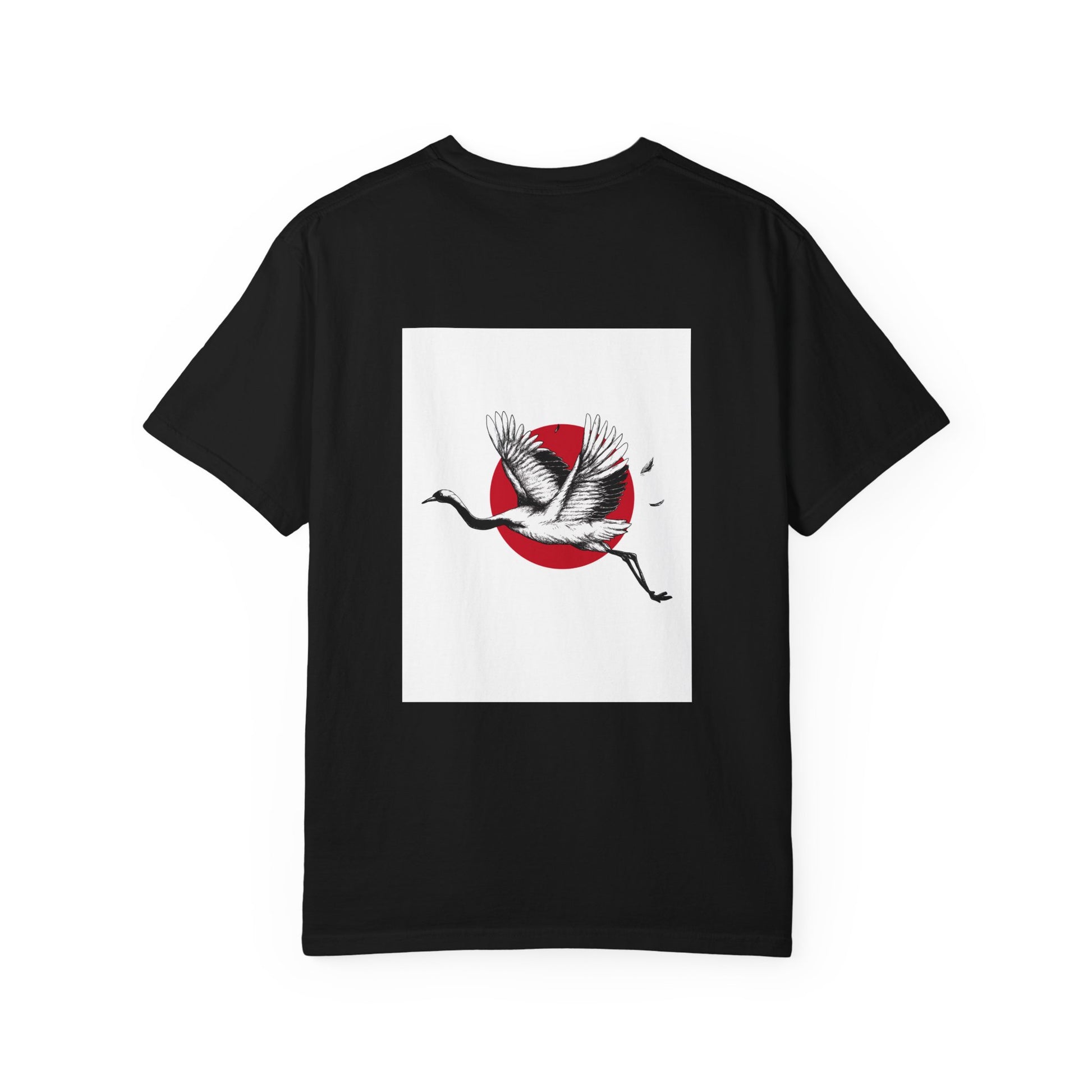 Garment-Dyed T-Shirt with Elegant Crane Print: Perfect for Casual Outings